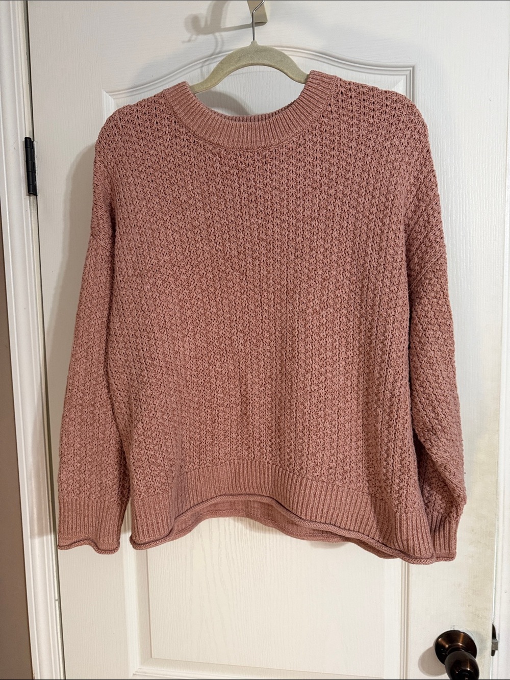Universal Thread Women's Rose Dust Crewneck Textured Sweater